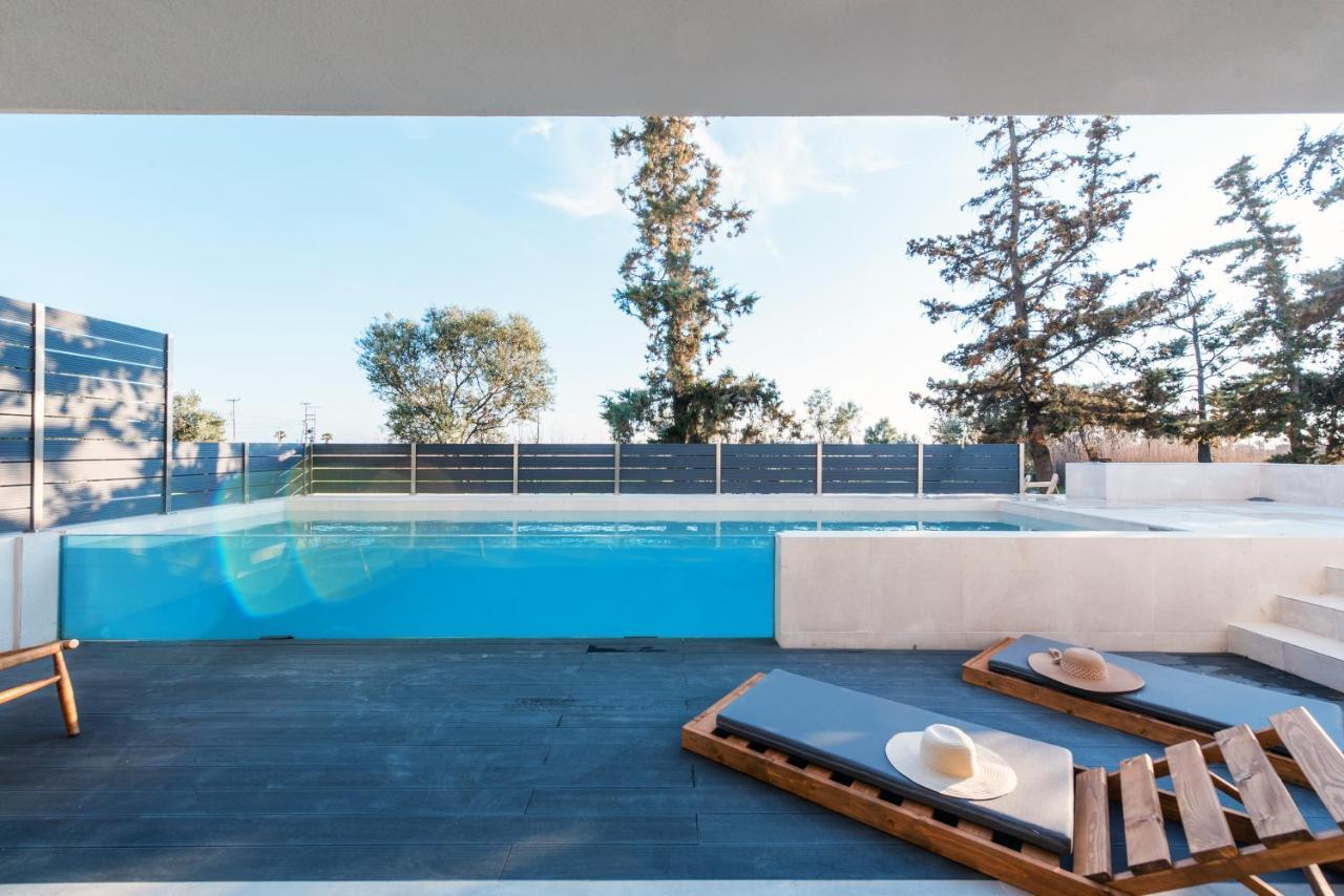 Serene Seafront Villas Неа Ираклия Екстериор снимка