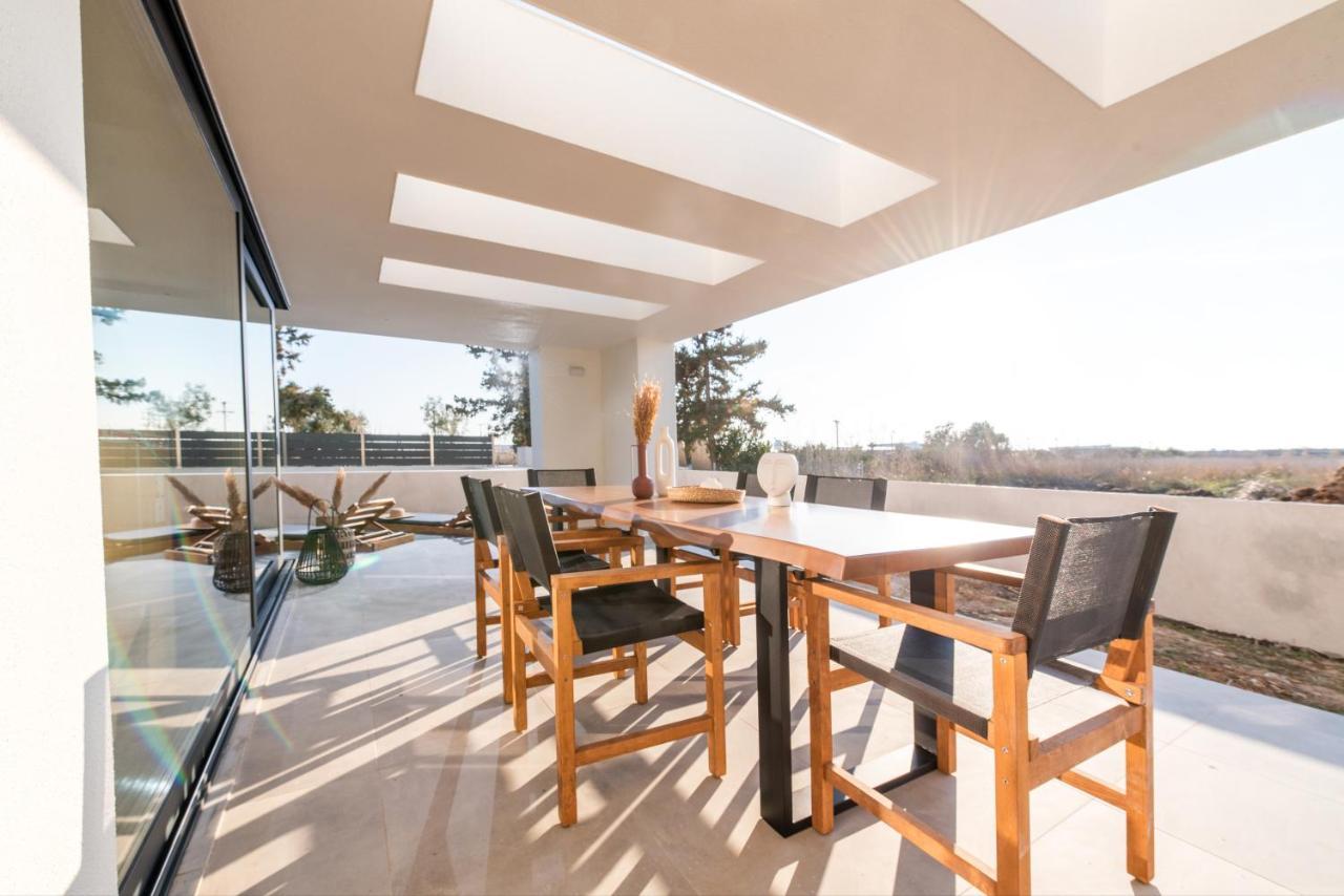 Serene Seafront Villas Неа Ираклия Екстериор снимка